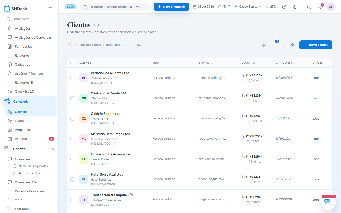 Lista de clientes com busca, filtros e as colunas principais